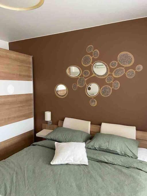 Lovely 1-Bedroom Apartament With Free Parking Sófia Exterior foto