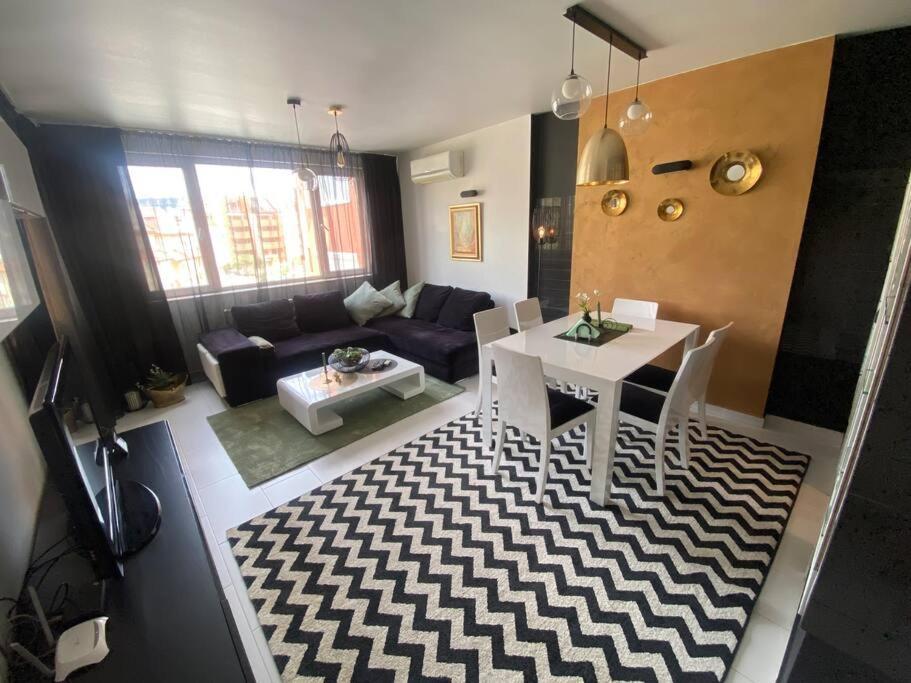 Lovely 1-Bedroom Apartament With Free Parking Sófia Exterior foto