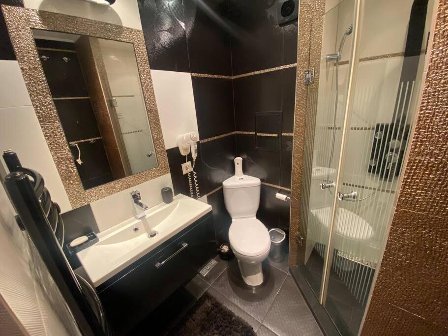 Lovely 1-Bedroom Apartament With Free Parking Sófia Exterior foto