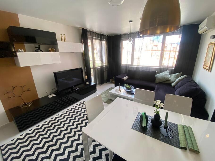 Lovely 1-Bedroom Apartament With Free Parking Sófia Exterior foto