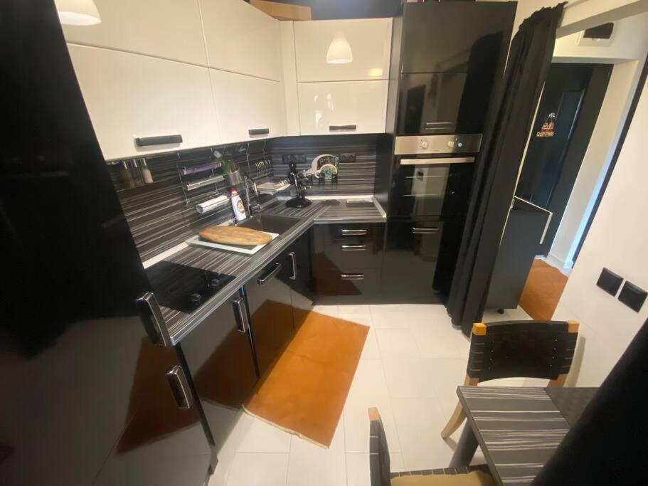 Lovely 1-Bedroom Apartament With Free Parking Sófia Exterior foto
